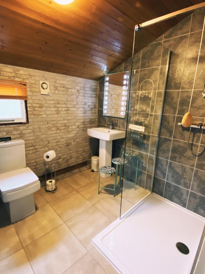 Apartamento Squirrel At Owlet Hideaway - With Hot Tub, Near