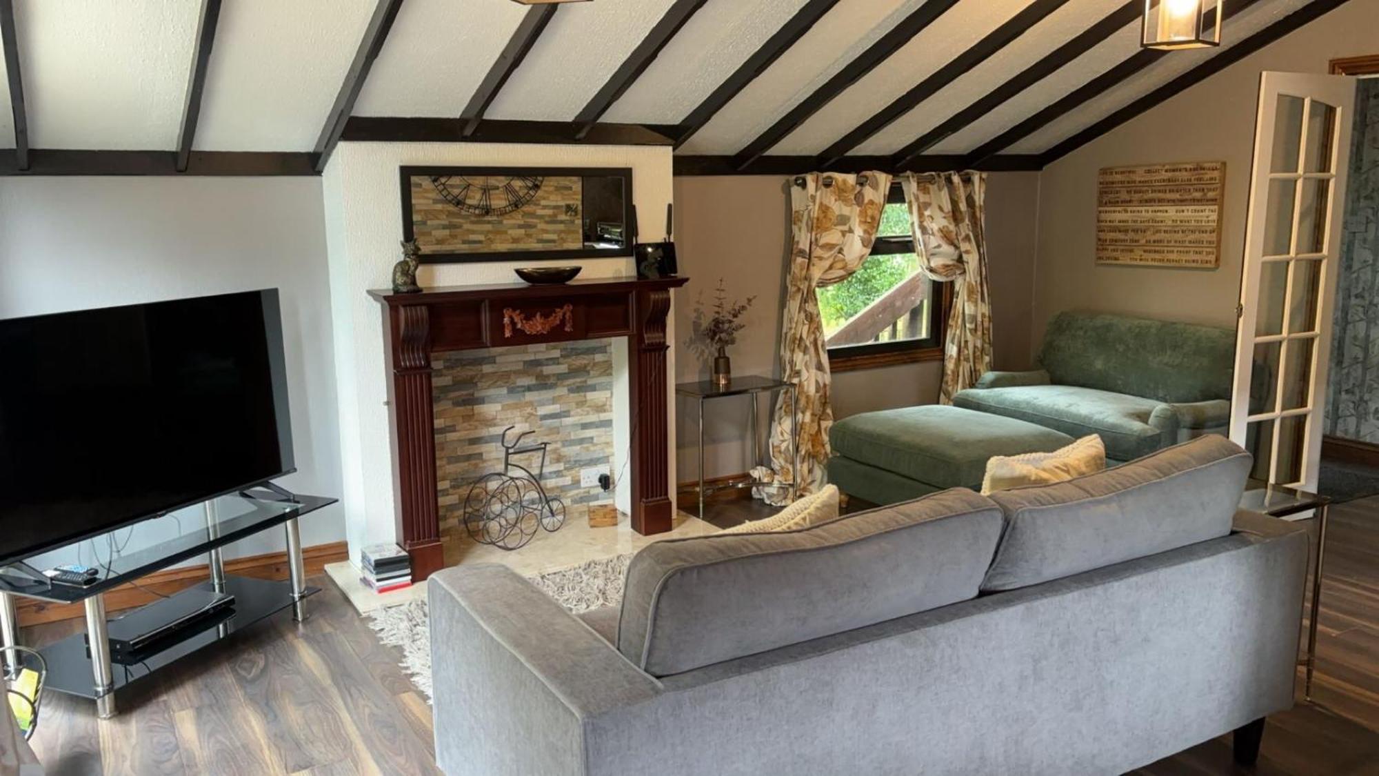 Apartamento Squirrel At Owlet Hideaway - With Hot Tub, Near *